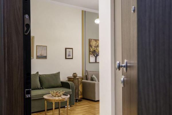 ヴォロスG102 Κεντρικό Πολυτελές Διαμέρισμαアパートメント エクステリア 写真